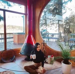 Meet your Posher, Adhaluz